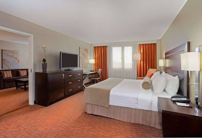 Deluxe Room, Sonesta Miami Airport