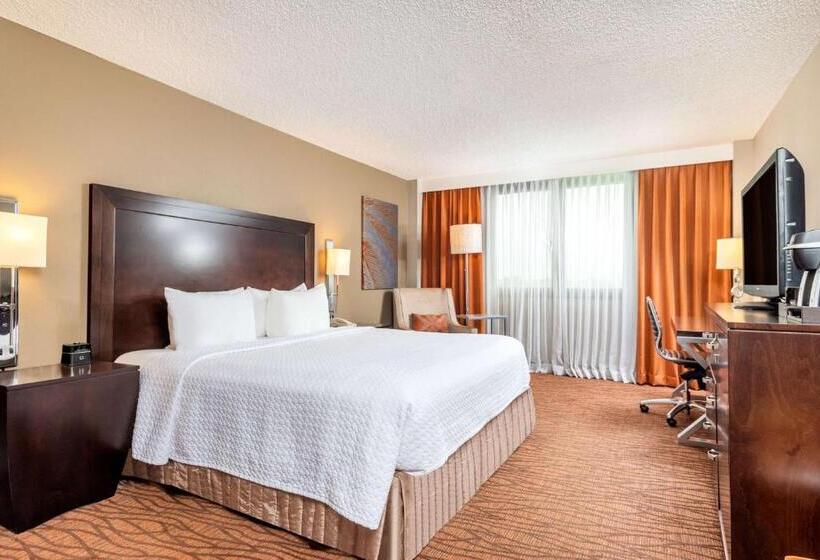 Deluxe Room Adapted for people with reduced mobility, Sonesta Miami Airport