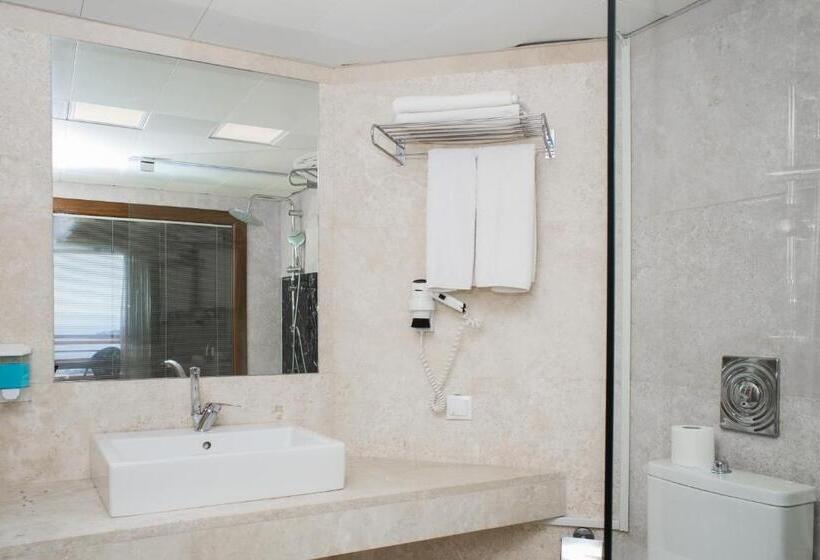 سوئیت با تخت بزرگ, Suhan Seaport