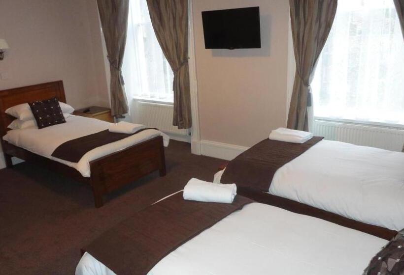 اتاق استاندارد سه نفره, Sandyford Lodge