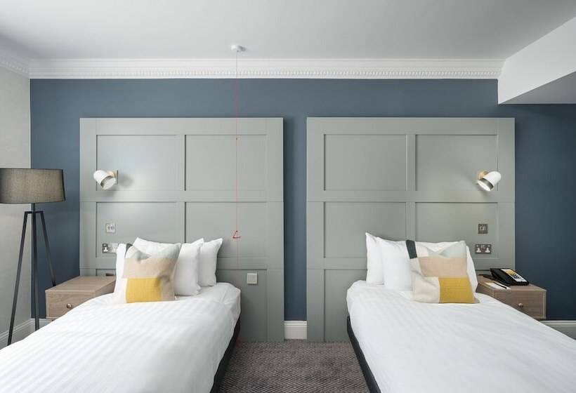 חדר סטנדרט מותאם לאדם עם מוגבלויות, Voco St. Johns Solihull, An Ihg