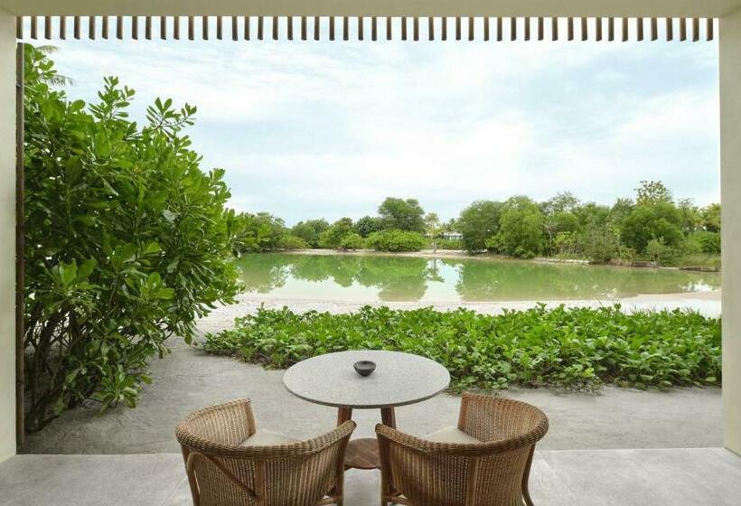 اتاق استاندارد با تخت بزرگ, Sheraton Belitung Resort