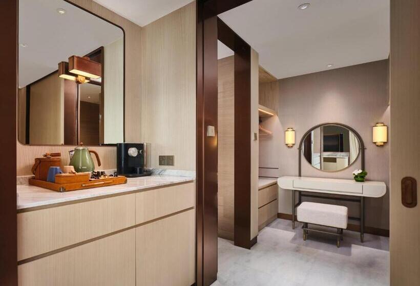 استودیوی لوکس, Intercontinental Chongqing Raffles City