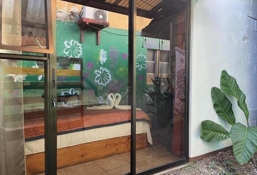 اتاق لوکس با تخت بزرگ, Sunset Rooms