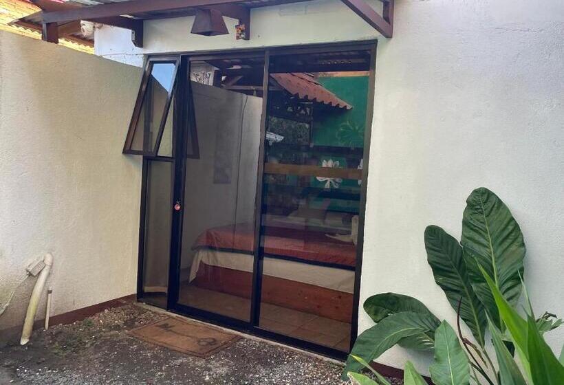 اتاق لوکس با تخت بزرگ, Sunset Rooms