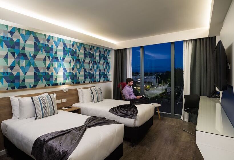 استودیوی استاندارد, Carnmore Hotel Christchurch