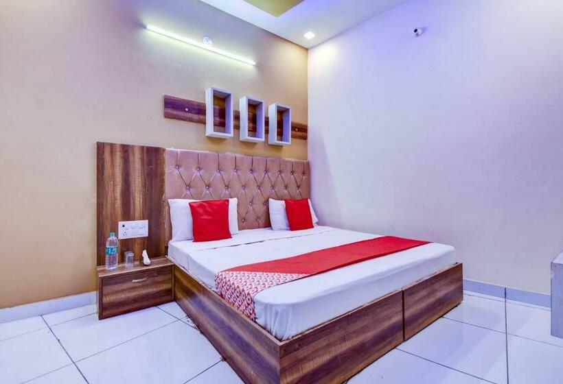 标准间, Oyo 72793  Sarovar
