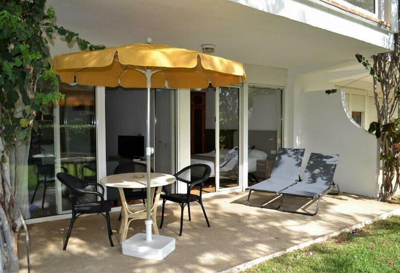 آپارتمان 1 خوابه, Apartamentos Montemayor