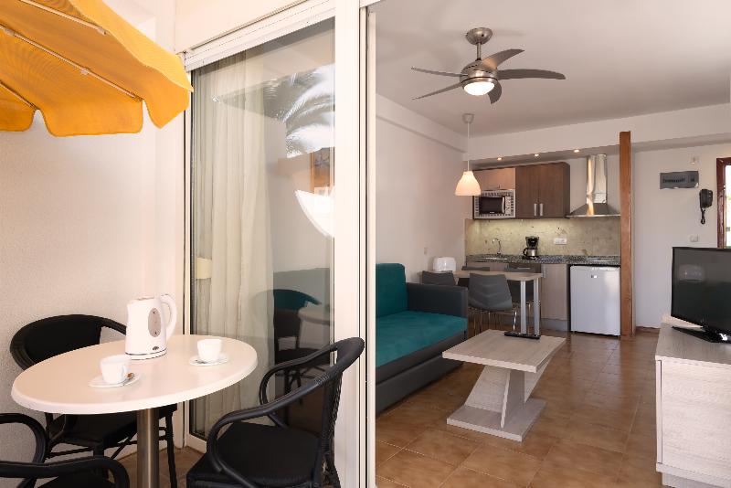 آپارتمان 1 خوابه با چشم‌انداز جانبی دریا, Apartamentos Montemayor