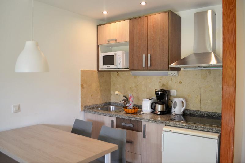 آپارتمان 1 خوابه, Apartamentos Montemayor