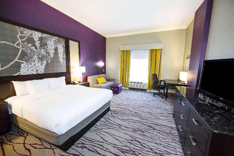 اتاق استاندارد با تخت بزرگ, Doubletree By Hilton Hotel Savannah Historic District