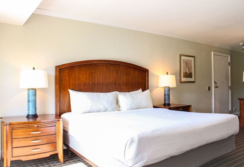 Svit, Cape Cod Irish Village   The Emerald Resort