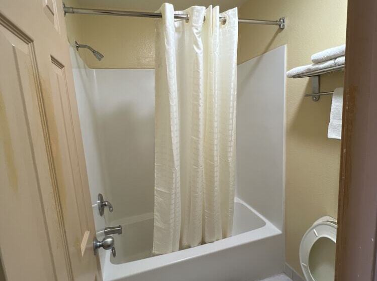 اتاق استاندارد, Executive Inn & Suites Lackland Afb