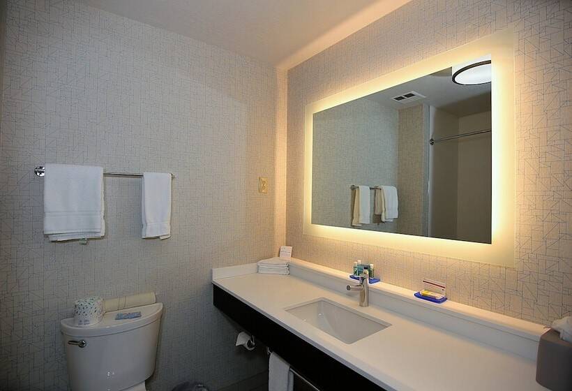 سوییت, Holiday Inn Express Hotel & Suites Ashland, An Ihg