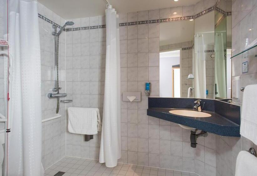 اتاق استاندارد برای معلولان, Holiday Inn Express Bristol Filton, An Ihg