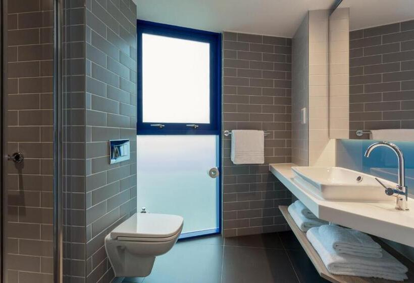 اتاق استاندارد, Holiday Inn Express Southampton   M27, J7, An Ihg