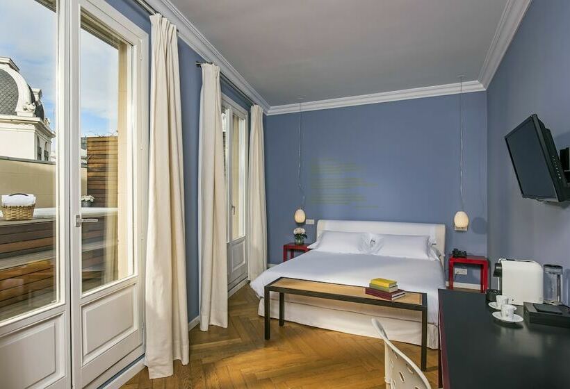 Superior Room with Terrace, Nômade Madrid