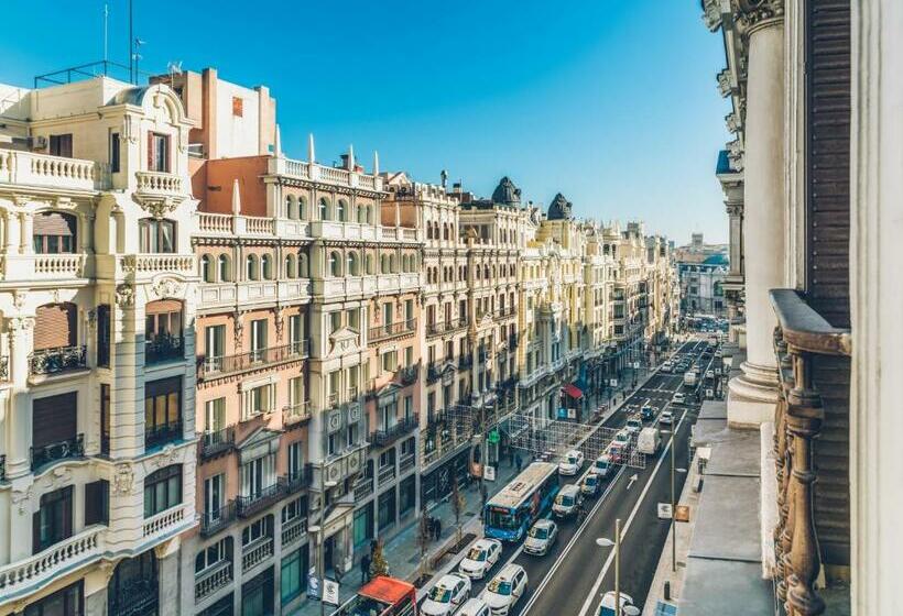 اتاق استاندارد با چشم‌انداز شهر, Iberostar Las Letras Gran Vía