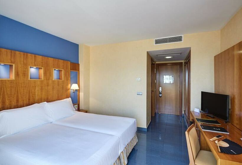 اتاق سوپریور با چشم‌انداز استخر, Sercotel Kalma Sitges