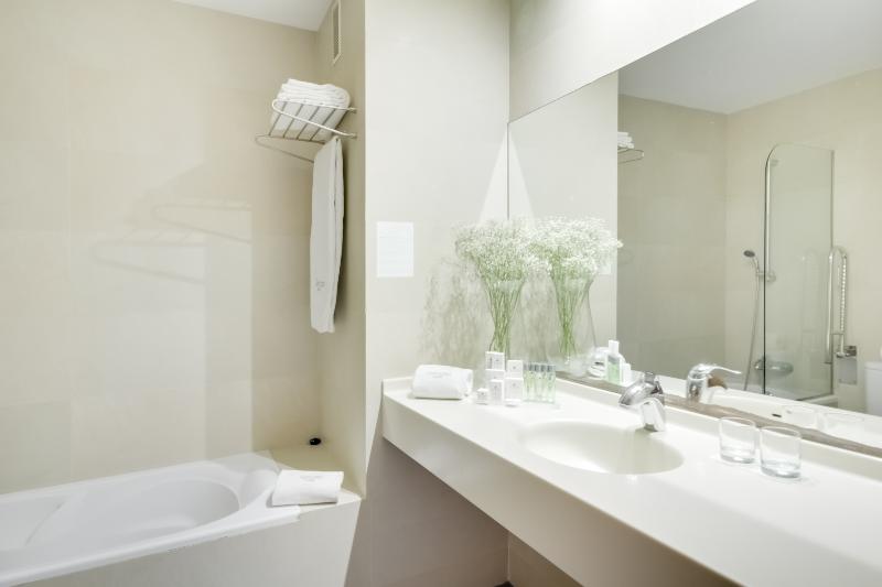 اتاق استاندارد با چشم‌انداز دریا, Sercotel Kalma Sitges