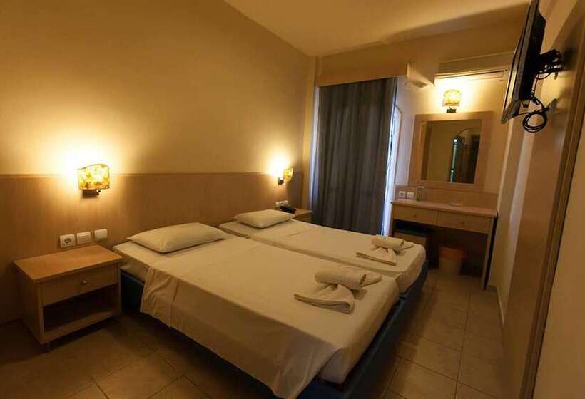 Standard Single Room, Pela Maria