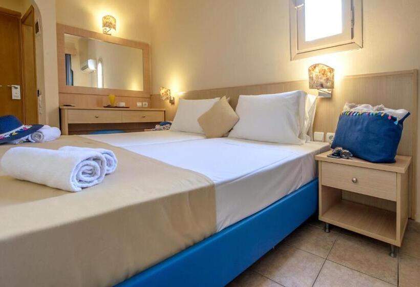 Standard Triple Room, Pela Maria