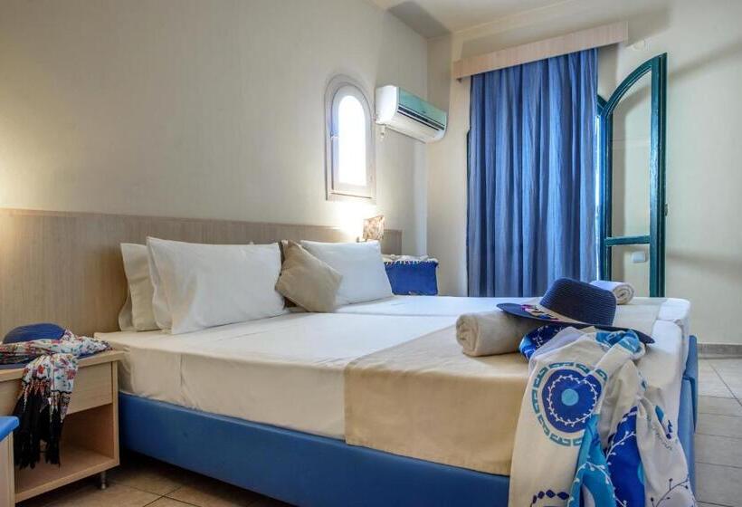 Standard Triple Room, Pela Maria