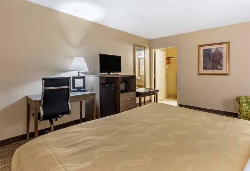 اتاق استاندارد با تخت دوبل برای معلولان, Quality Inn And Suites Hanes Mall