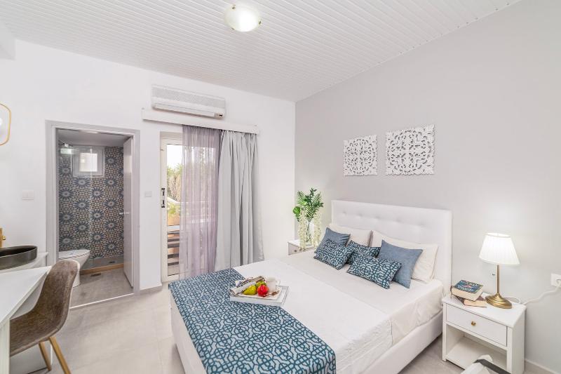 اتاق استاندارد, Roxani