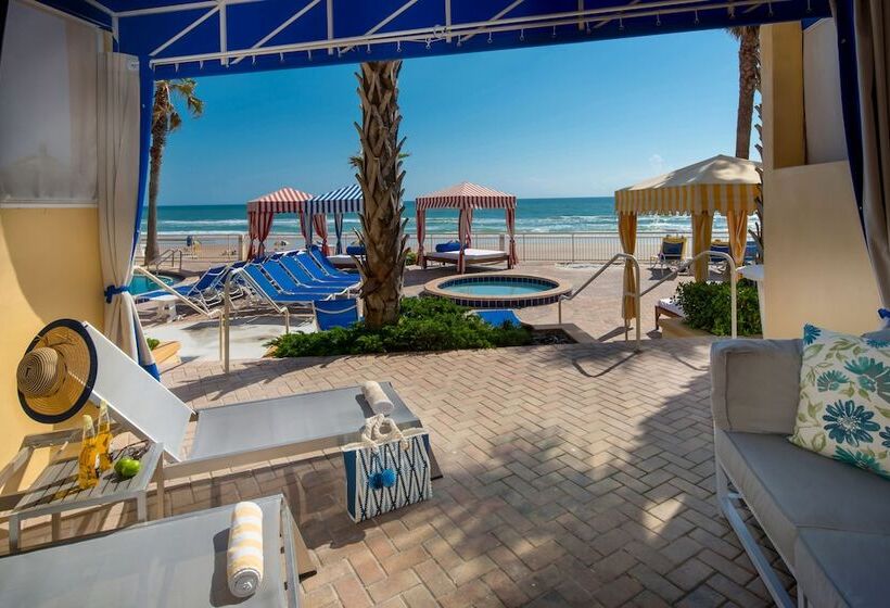 کابین, The Shores Resort & Spa