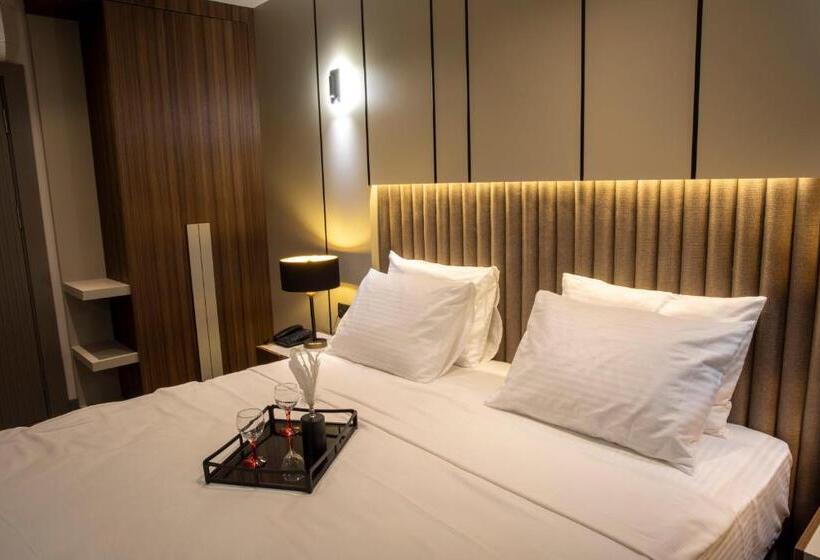 Chambre Economy, Monali̇sa Hotels