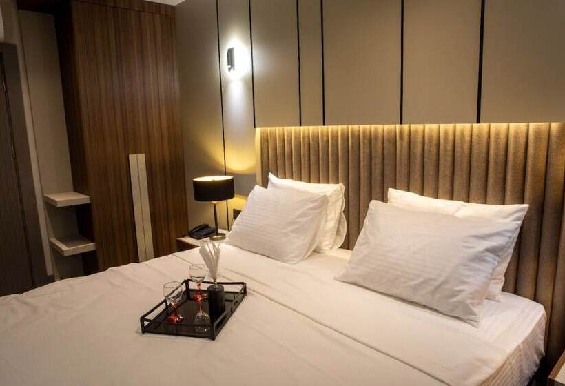 Chambre Standard, Monali̇sa Hotels