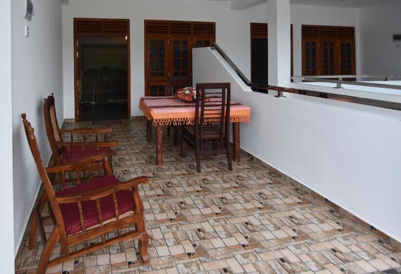 اتاق لوکس, The Lodge Unawatuna