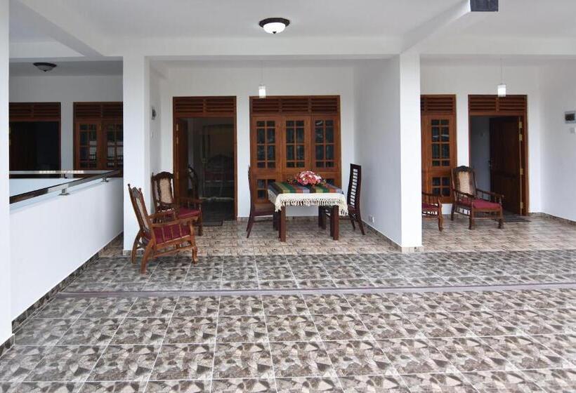 اتاق لوکس, The Lodge Unawatuna