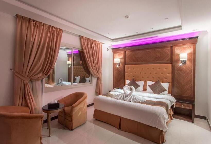 Suite with Terrace, Al Mokhtar Furnished Units