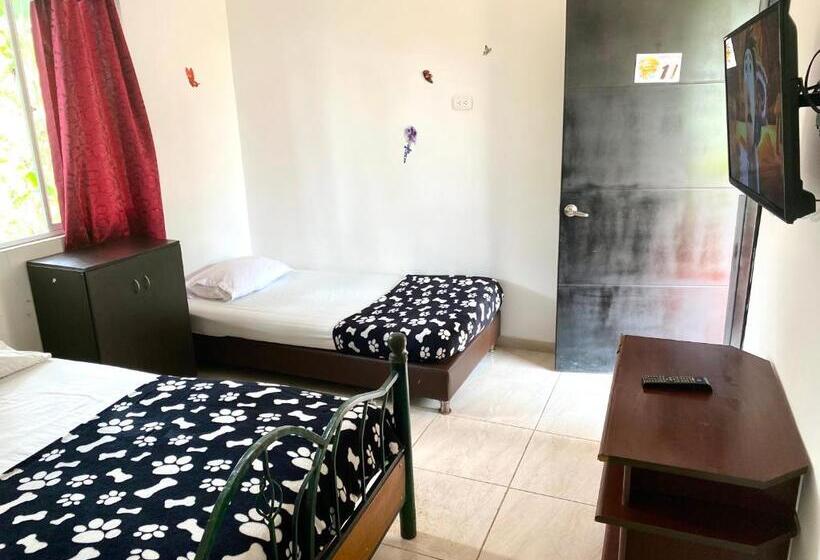 اتاق استاندارد سه نفره, Finca Hotel Los Cocos