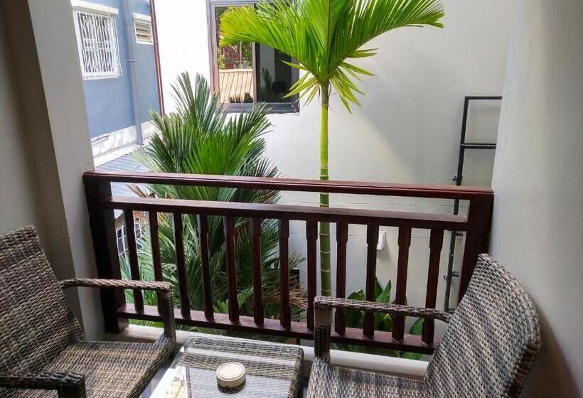 غرفة قياسية مزوَّدة بشُرفة, De Sripoom  Sha Extra Plus