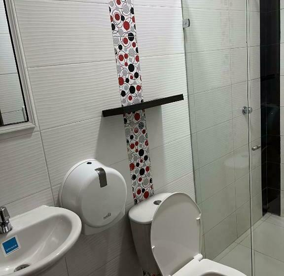 اتاق اکونومی, Hostal Casa Roma