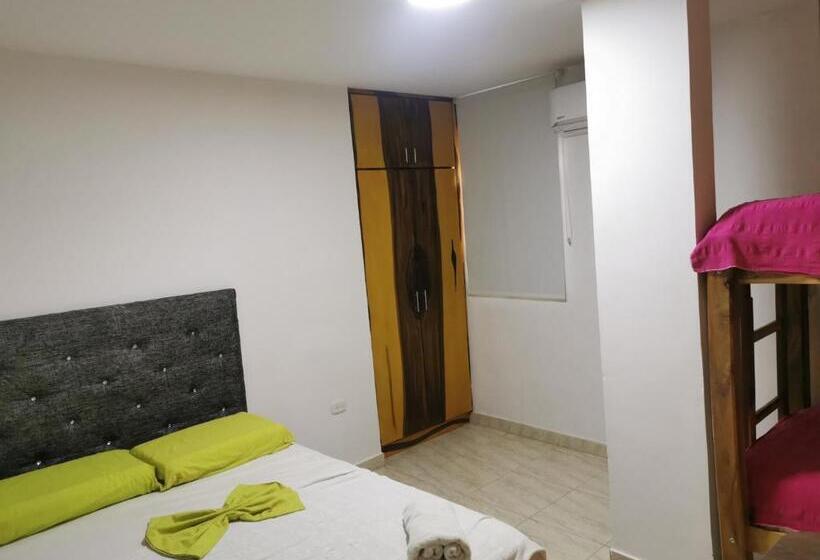 اتاق خانوادگی, Hostal Casa Roma