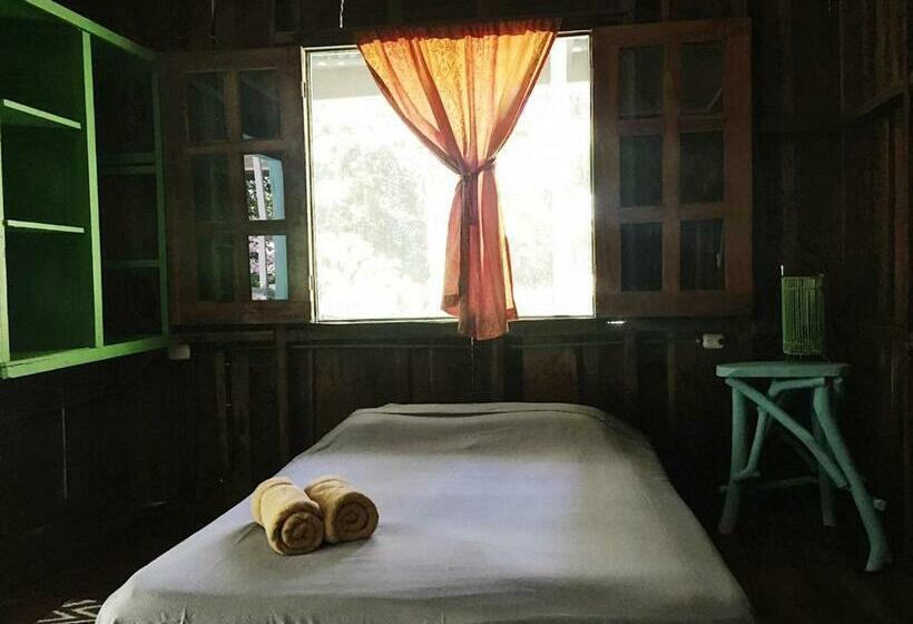 اتاق خانوادگی با سرویس بهداشتی مشترک, Madre Selva Hostel