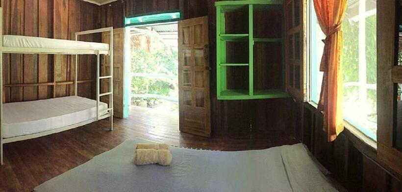 اتاق خانوادگی با سرویس بهداشتی مشترک, Madre Selva Hostel