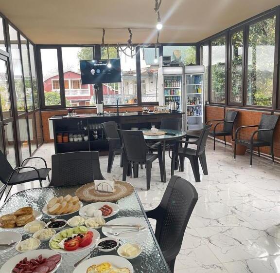 اتاق خانوادگی, Guest House Royal Comfort With Terrace