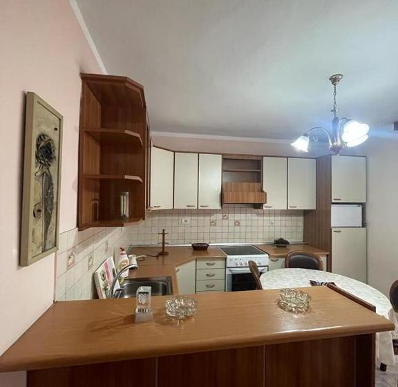 آپارتمان 1 خوابه با بالکن, Neo Apartments