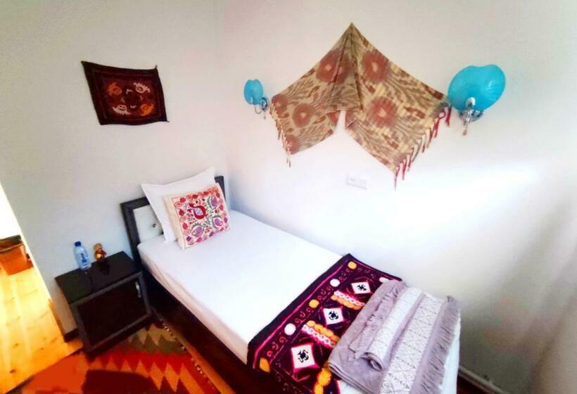 اتاق استاندارد یک نفره, Khiva Tosh Darvoza & Trip Service