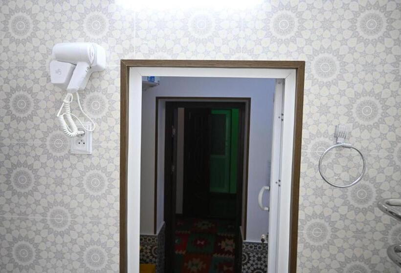 اتاق لوکس, Khiva Tosh Darvoza & Trip Service