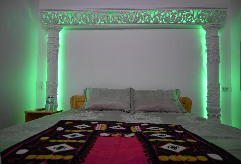 اتاق لوکس, Khiva Tosh Darvoza & Trip Service