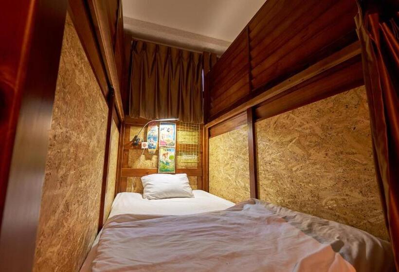 تختخواب در اتاق مشترک, Guest House Grand Naha
