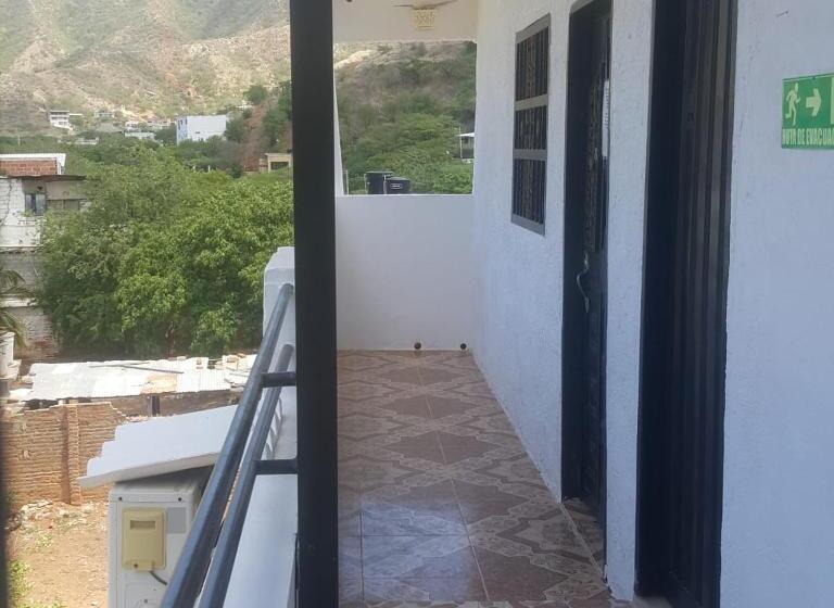 اتاق استاندارد با بالکن, Hostal Casa Yhoanny