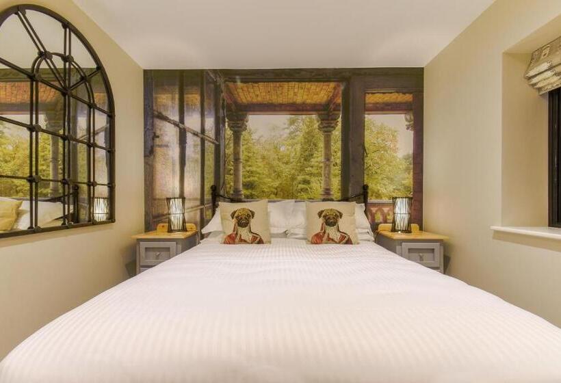 اتاق استاندارد با تخت بزرگ, The Bell Inn