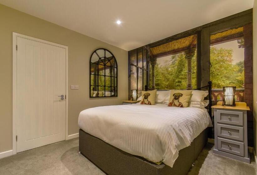 اتاق استاندارد با تخت بزرگ, The Bell Inn